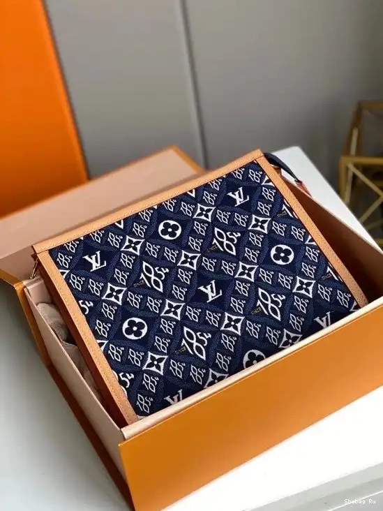 TOILETRY VUITTON POUCH SINCE LOUIS 1854 26 0521
